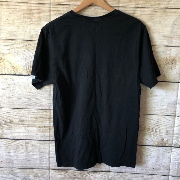 Black Adidas tee size L - Picture 5 of 5